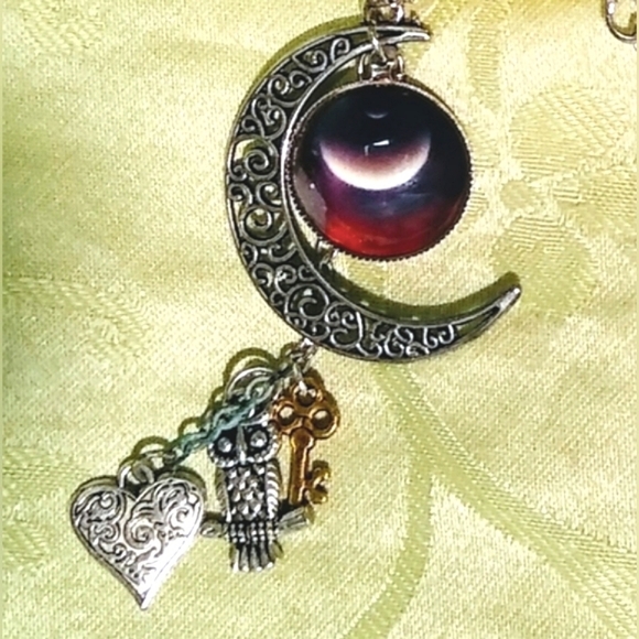 Galaxy Moon, Owl, Key, Heart Resin Pendant - Picture 2 of 10